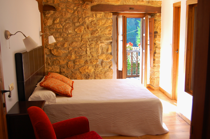 Las habitaciones tienen lámparas de lectura